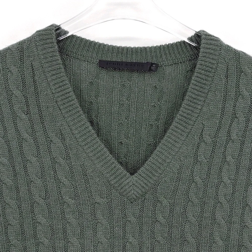 JENNI KAYNE Nell V-Neck Cable Knit Sweater in Pine XS - Picture 9 of 14
